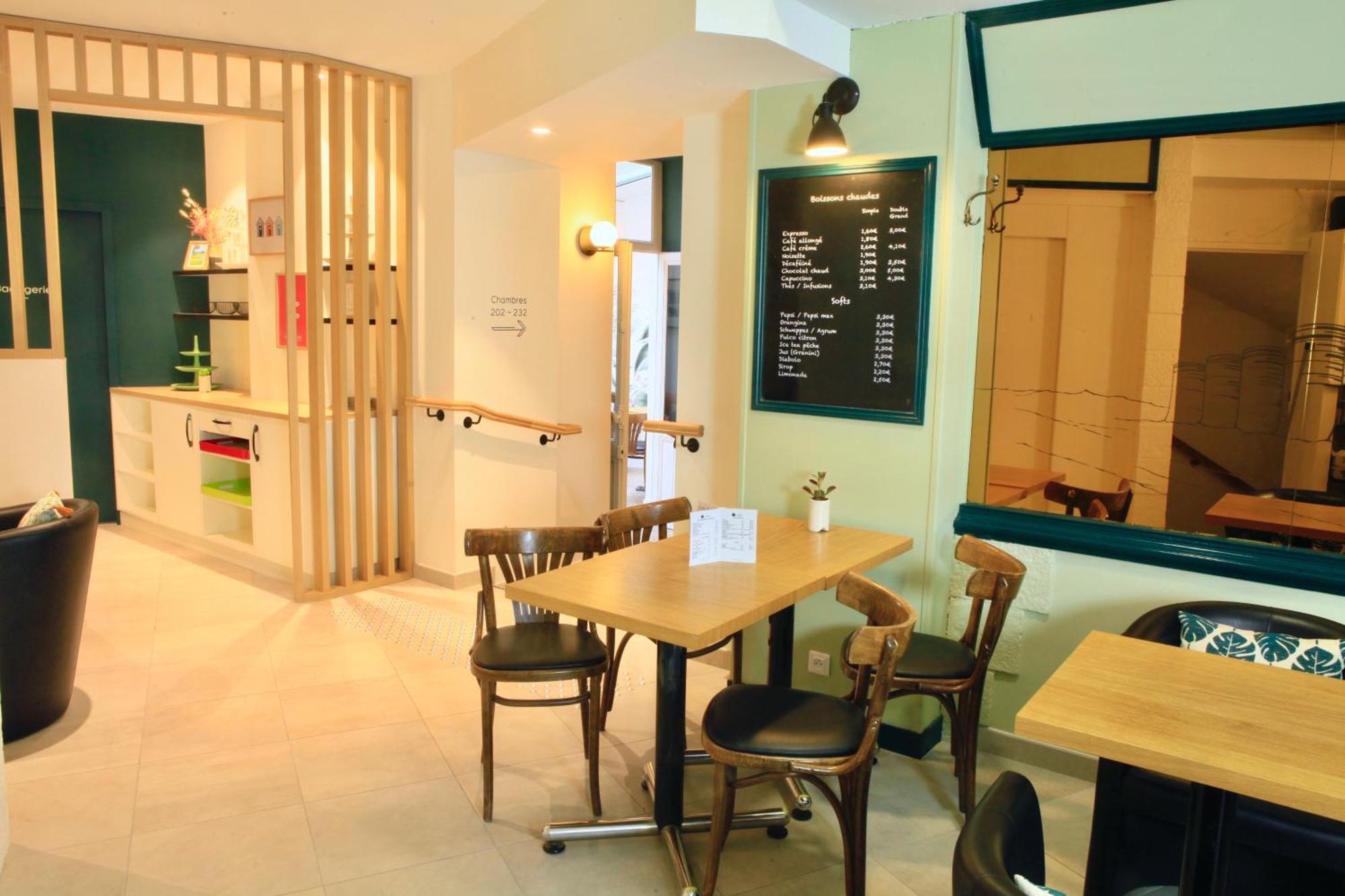 Logis Hotels- Hotel Marguerite D'Anjou Angers Chateau Εξωτερικό φωτογραφία