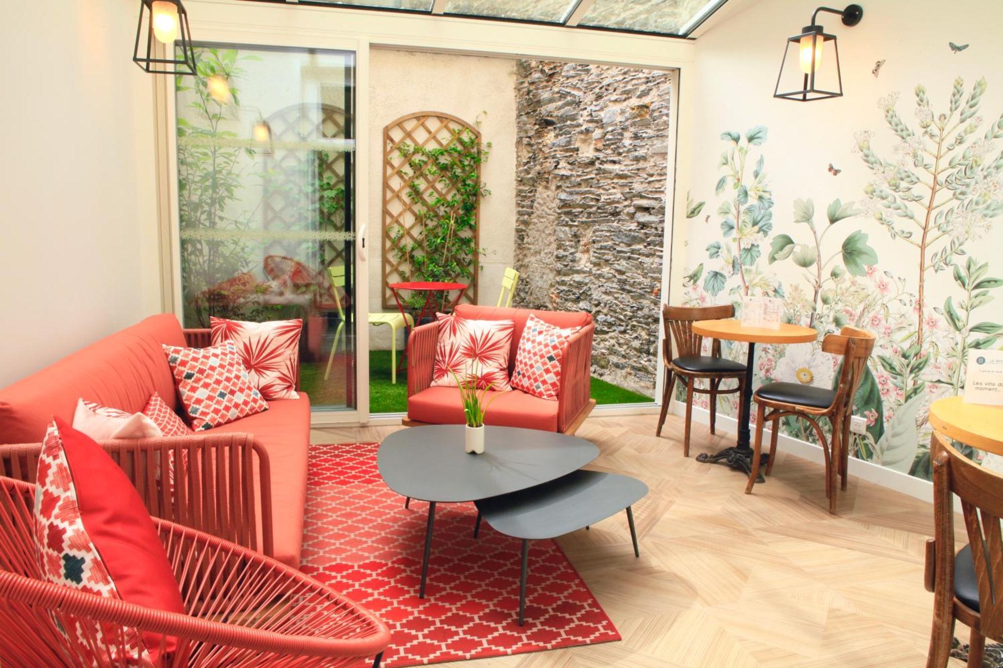 Logis Hotels- Hotel Marguerite D'Anjou Angers Chateau Εξωτερικό φωτογραφία