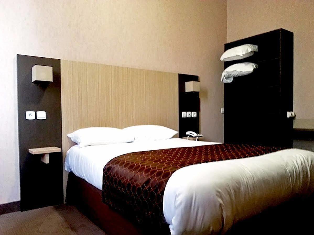 Logis Hotels- Hotel Marguerite D'Anjou Angers Chateau Εξωτερικό φωτογραφία