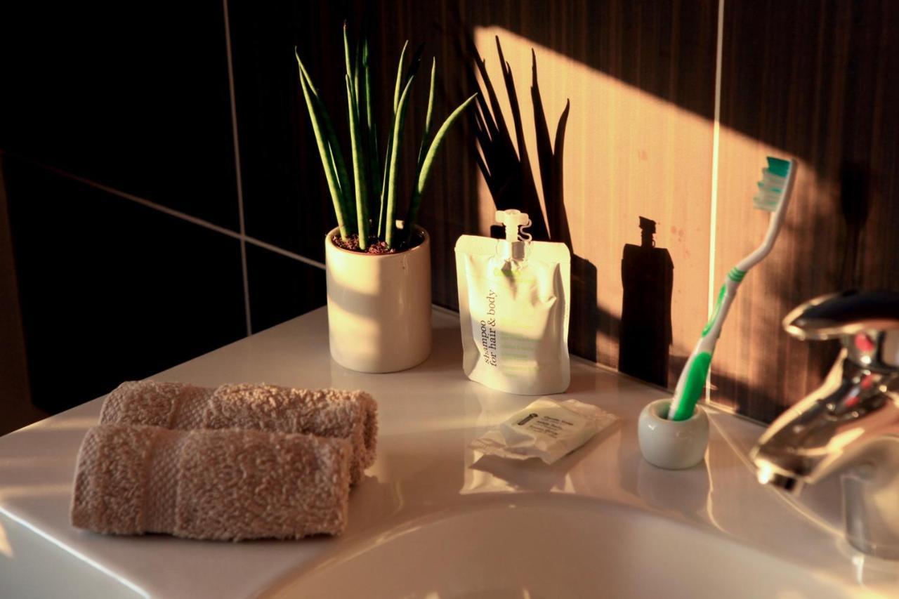 Logis Hotels- Hotel Marguerite D'Anjou Angers Chateau Εξωτερικό φωτογραφία