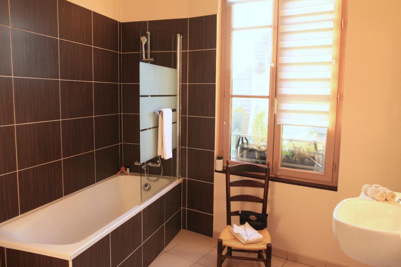 Logis Hotels- Hotel Marguerite D'Anjou Angers Chateau Εξωτερικό φωτογραφία